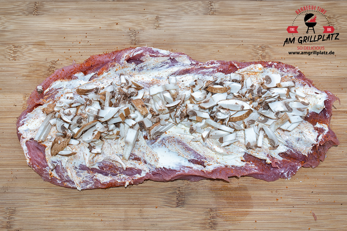 Gefülltes Schweinefilet im Champignon Rahm Sauce Nest - Am Grillplatz ...