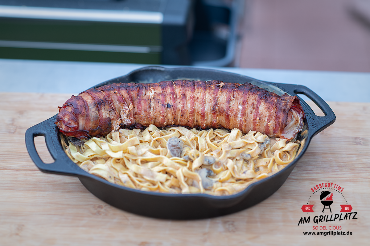 Gefülltes Schweinefilet im Champignon Rahm Sauce Nest - Am Grillplatz ...