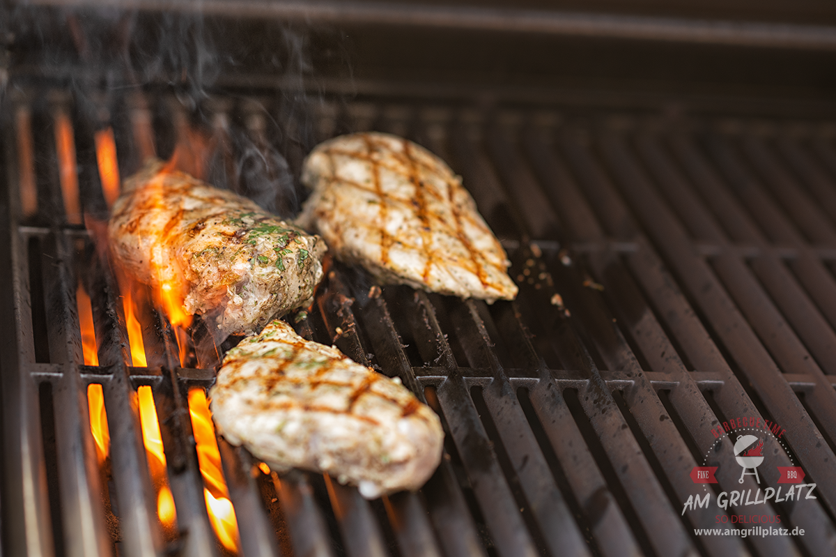 Hähnchenbrust mit Zitronen-Oregano-Marinade - Am Grillplatz - BBQ ...